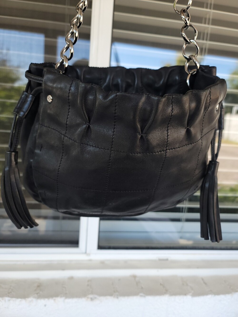 Chanel Black Quilted Leather Shoulder Bag with Chain Handles - Picture 4 of 15